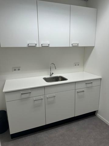 Complete Pantry / Pentri-Keuken – Direct Klaar Voor Gebruik! beschikbaar voor biedingen