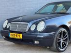 Mercedes-Benz E-klasse 280 Classic|SCHUIFDAK|AIRCO|AUT|RIJD, Auto's, Achterwielaandrijving, Gebruikt, Traction-control, Zwart