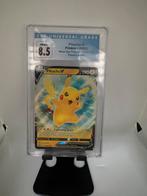 Pikachu v grade 8,5, Ophalen of Verzenden, Zo goed als nieuw, Meerdere kaarten, Foil