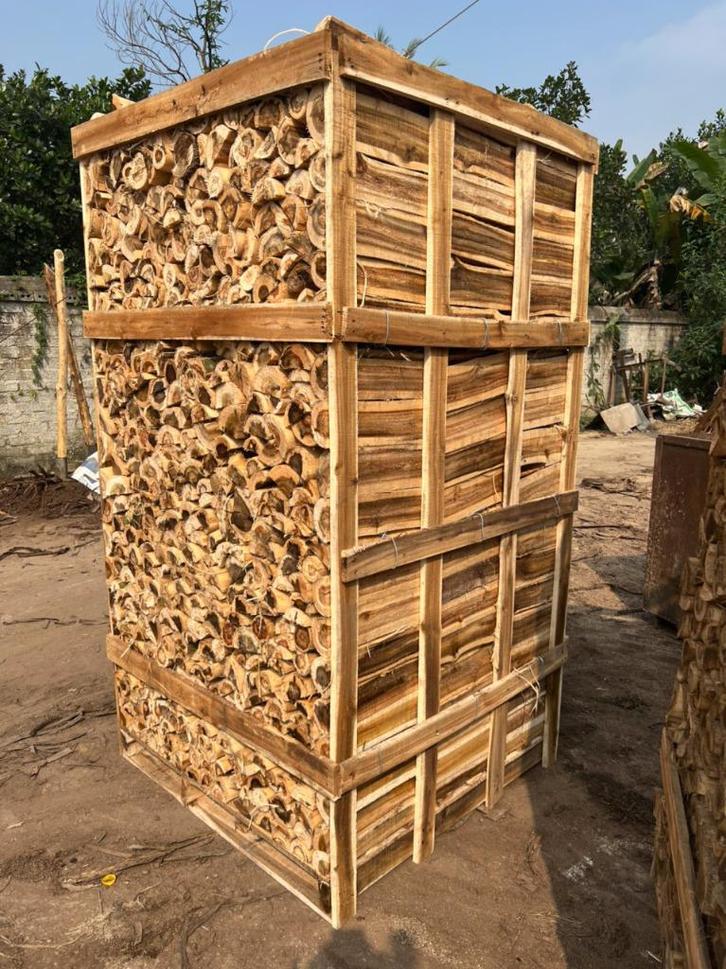 ACACIA HAARDHOUT IN 1,8 KUUBS KRAT € 400,-, Tuin en Terras, Haardhout, Overige houtsoorten, Minder dan 3 m³, Ophalen