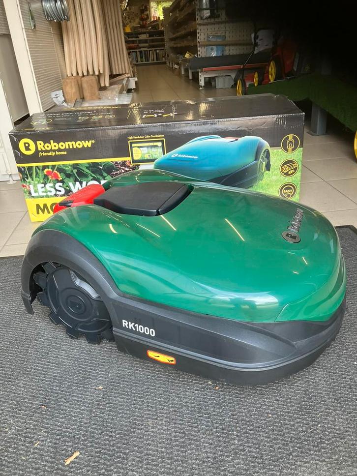Robotmaaier Robomow RK 1000 showroommodel, Tuin en Terras, Robotmaaiers, Nieuw, 20 tot 25 cm, Bestuurbaar via app, Ophalen