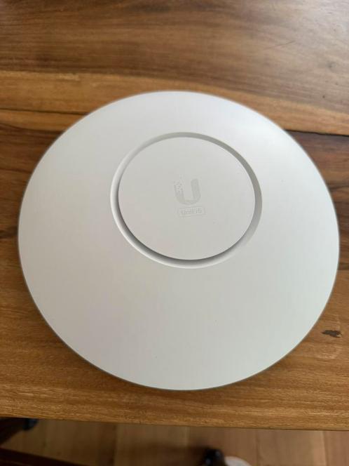 Ubiquiti UniFi 6 Long-Range (U6-LR), Computers en Software, Accesspoints, Zo goed als nieuw, Ophalen of Verzenden
