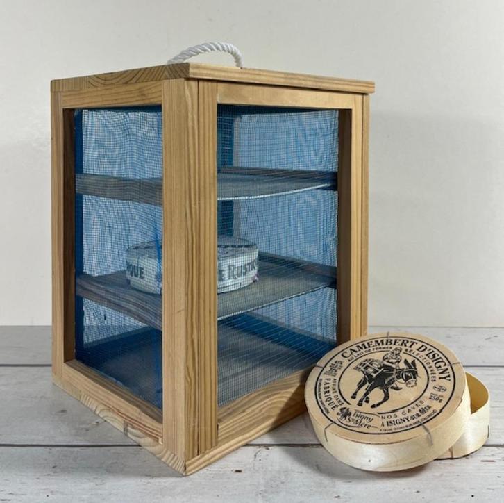 Frans kaas kastje vliegenkastje (2 verdiepingen), Antiek en Kunst, Curiosa en Brocante, Ophalen of Verzenden