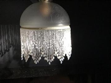 VINTAGE GEËTSTE GLAZEN “HANGLAMP HANDGEREGEN GLAZEN KRALEN beschikbaar voor biedingen