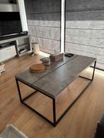 Moderne salontafel – betonlook en zwart frame, Huis en Inrichting, Tafels | Salontafels, Ophalen, 100 tot 150 cm, 50 tot 100 cm