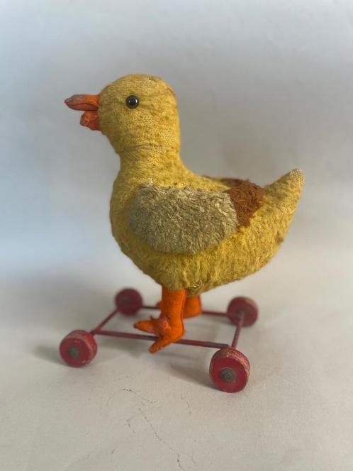 Antiek kuiken op wielen van voor de oorlog 28 cm hoog, Antiek en Kunst, Antiek | Speelgoed, Ophalen of Verzenden