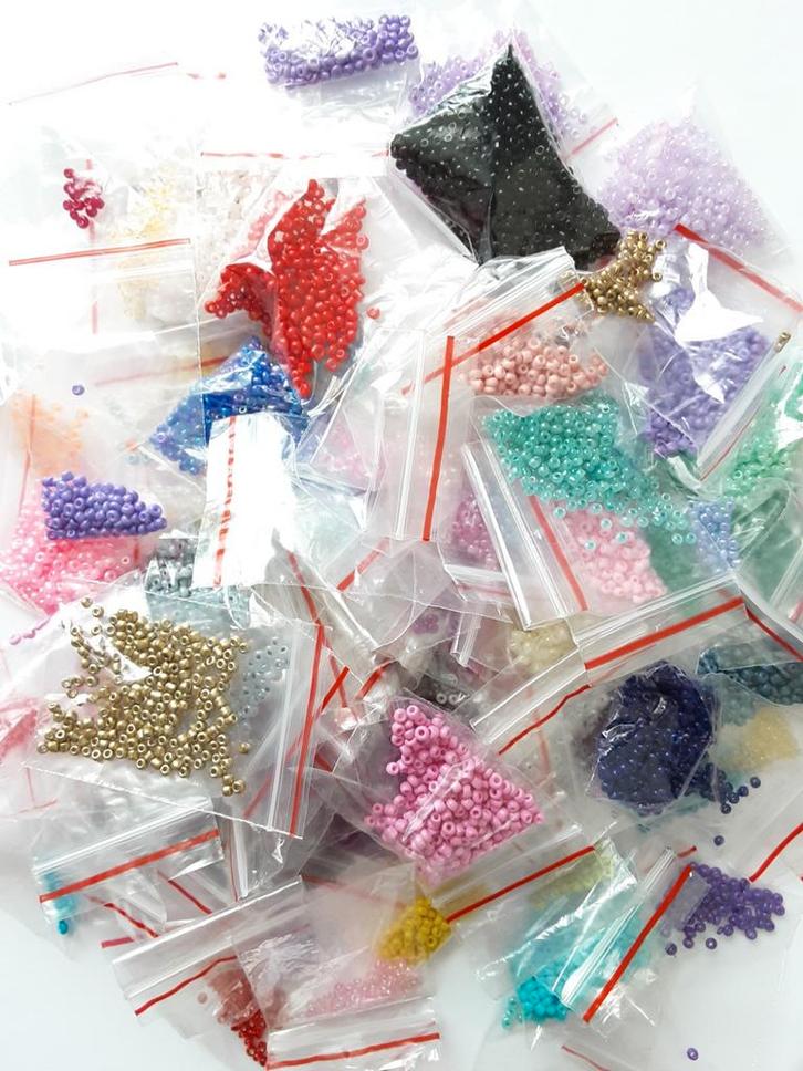 OPRUIMING Nieuwe restanten kralen, bedels enz (4), Hobby en Vrije tijd, Kaarten | Zelf maken, Nieuw, Pons of Mal, Overige thema's