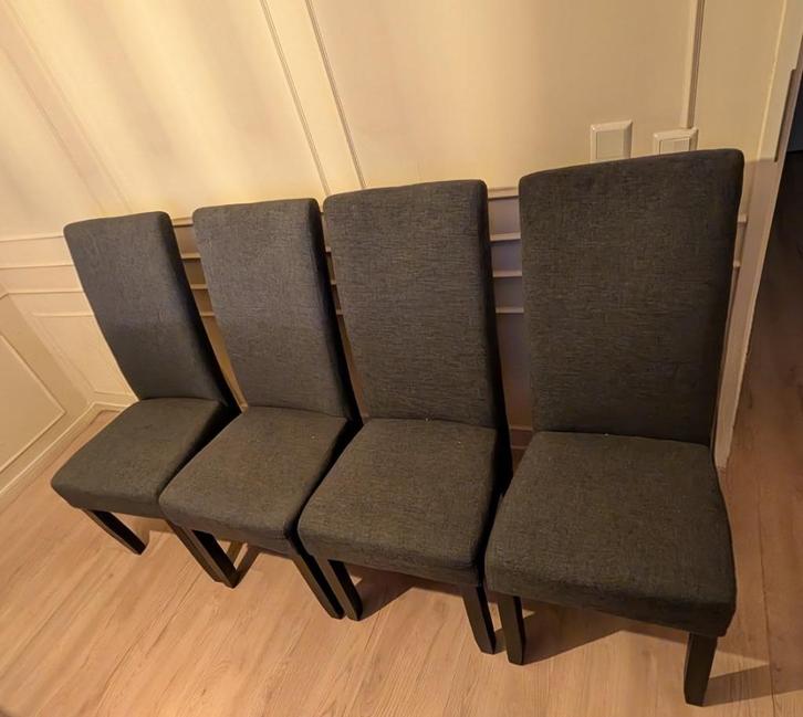 4 Eetkamer stoelen grijs/zwart, Huis en Inrichting, Stoelen, Gebruikt, Vier, Hout, Stof, Grijs, Ophalen