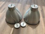 Twee alu hanglampen te koop, diameter 42 cm, melkglas, Ophalen, Gebruikt, Glas