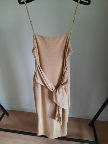 Unique jurk beschikbaar voor biedingen