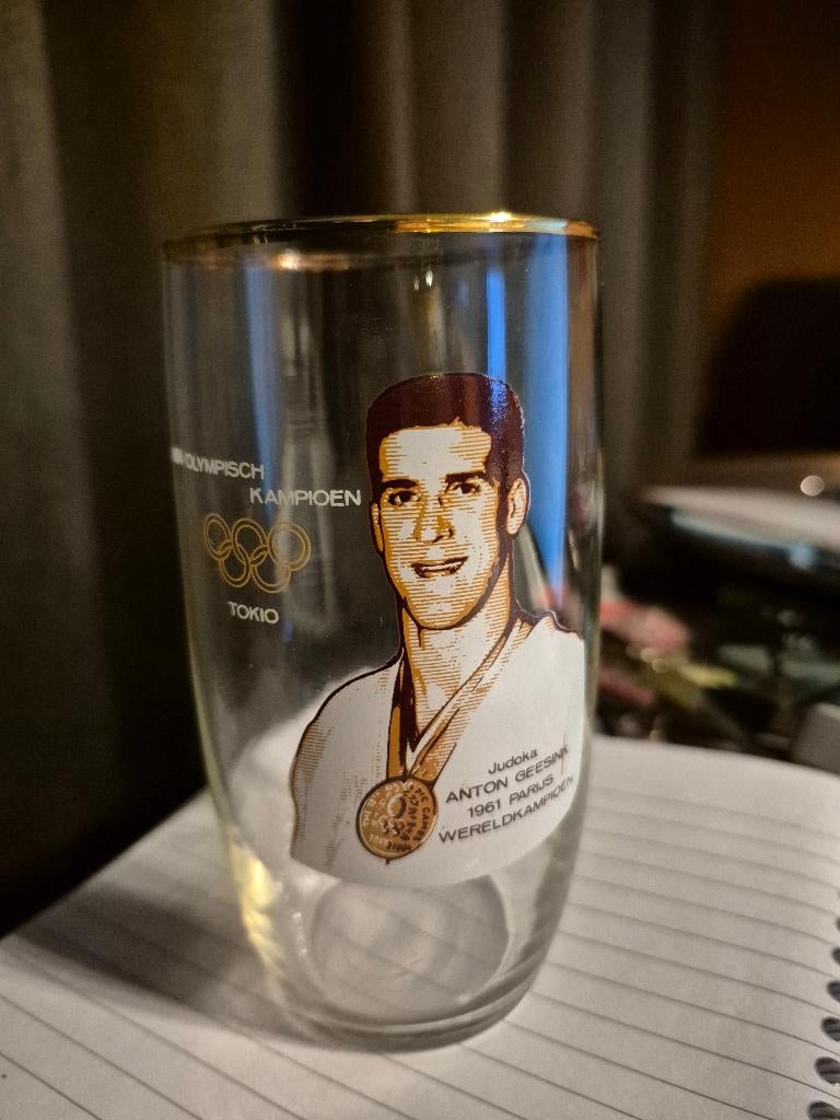 Oude Glazen, Verzenden