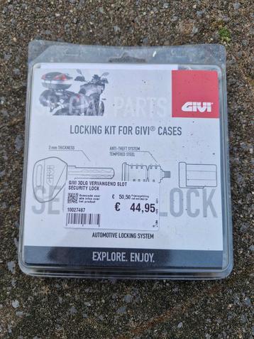 Givi motorkoffer sloten beschikbaar voor biedingen