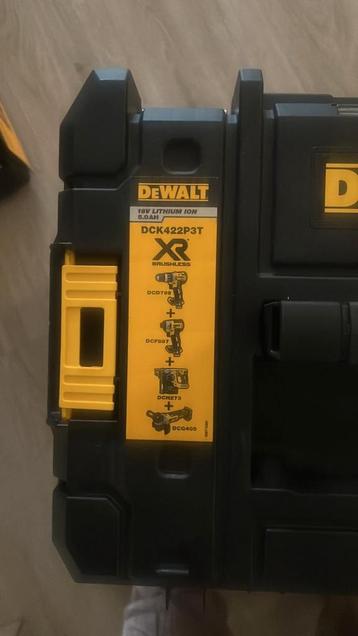 DeWalt DCK422P3T 18V Accu Gereedschap Set beschikbaar voor biedingen