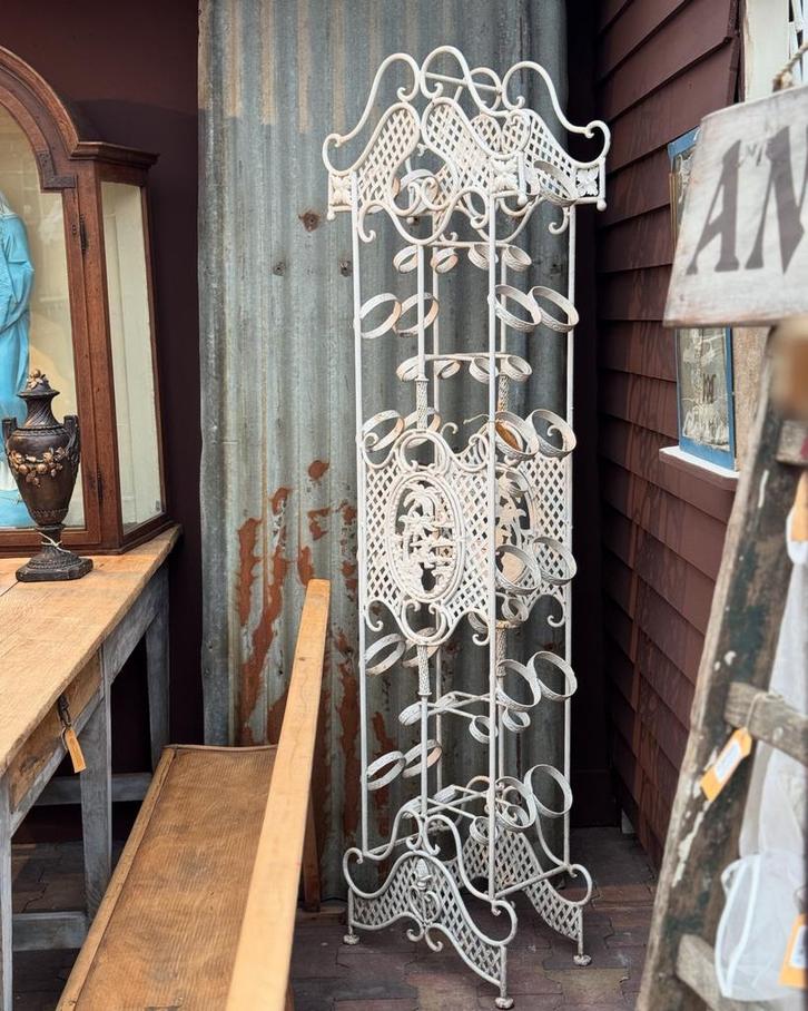 Uniek wijn/ flessenrek,gietijzer,12 flessen,oud-wit, France, Antiek en Kunst, Curiosa en Brocante, Ophalen