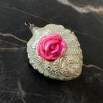 Oude kerstbal roos op blad, Ophalen of Verzenden