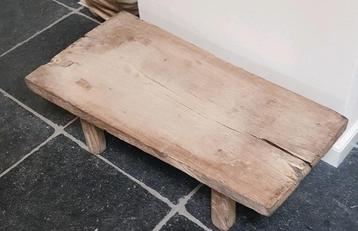 Prachtig origineel oud elmhout tafeltje beschikbaar voor biedingen