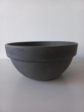 Bloem/tuin pot beschikbaar voor biedingen