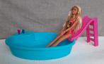 Barbie - 2015 - Barbie met zwembad en assesoires, Barbie, Ophalen of Verzenden, Zo goed als nieuw, Mattel