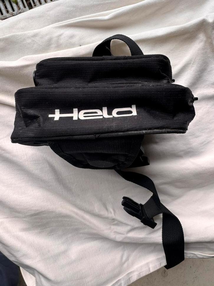 Held motor tanktas – met magneten, Motoren, Accessoires | Koffers en Tassen, Zo goed als nieuw, Ophalen of Verzenden