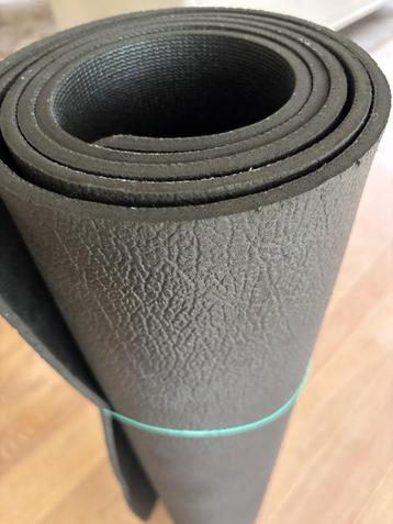 rubbermat voor onder hometrainer 2.30x0.90x8mm beschikbaar voor biedingen