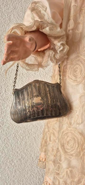 Antiek Avondtasje beschikbaar voor biedingen