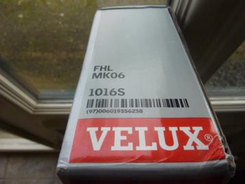 Nieuw velux handbediend plissé gordijn / FHL MK06 (78x118). beschikbaar voor biedingen