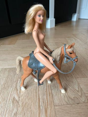 Paard met Barbie (zonder outfit) beschikbaar voor biedingen