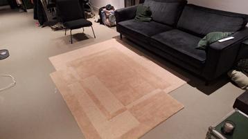 Vloer kleed lichte kleur kwantum  beschikbaar voor biedingen