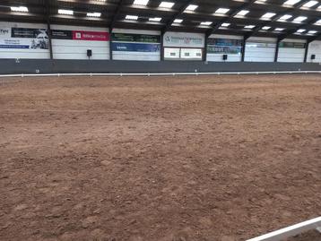 Dressuurbaan 20 x 40 beschikbaar voor biedingen