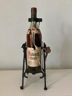 Asbach Uralt brandenwijn met flessenhouder en schenktuit, Verzamelen, Wijnen, Ophalen, Overige gebieden, Overige typen