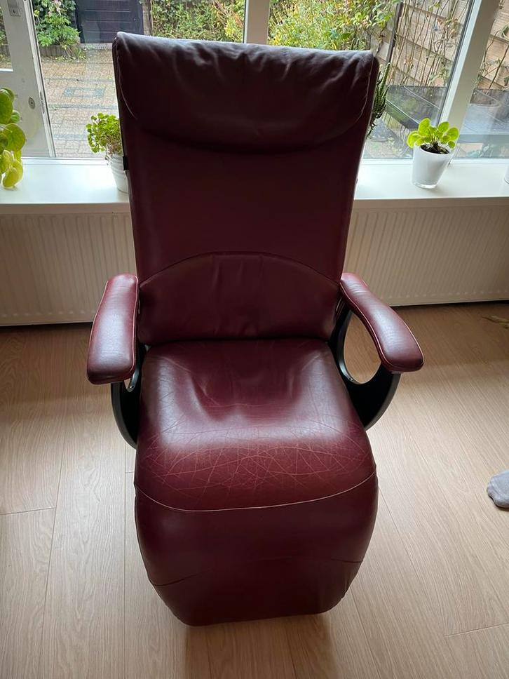 GRATIS Elektrisch verstelbare bordeauxrode lederen stoel, Huis en Inrichting, Fauteuils, Gebruikt, Leer, 50 tot 75 cm, 75 tot 100 cm