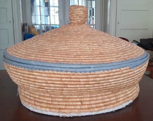 Originele Ethiopische mand, groot, handgemaakt, Huis en Inrichting, Woonaccessoires | Schalen en Manden, Gebruikt, Rond, Riet