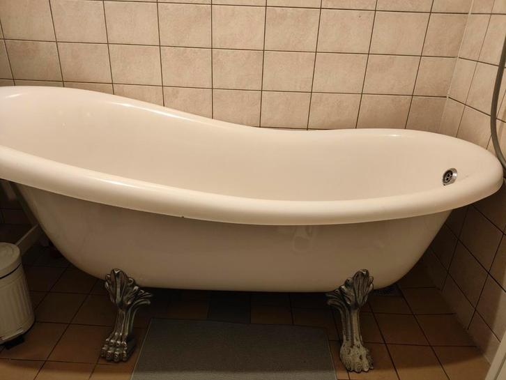 Vrijstaande bad op zilveren pootjes, gebruikt., Doe-het-zelf en Verbouw, Sanitair, Gebruikt, Bad, Ophalen