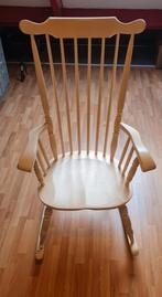 Beige houten schommelstoel, Kinderen en Baby's, Ophalen, Zo goed als nieuw, Stoel(en)
