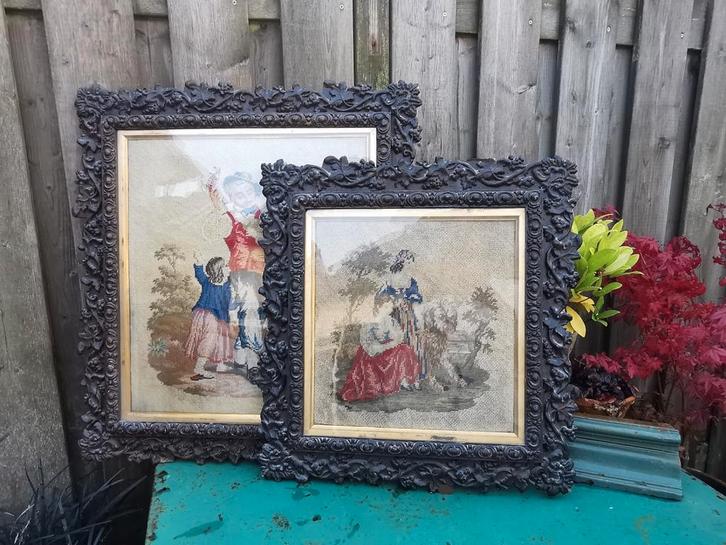 Antieke lijsten met oud borduurwerk borduursel 67/54 Miekje, Antiek en Kunst, Curiosa en Brocante, Ophalen of Verzenden