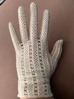 Vintage witte kanten handschoenen hand gemaakt, Maat 38/40 (M), Retro 60's, Nieuw, Ophalen of Verzenden
