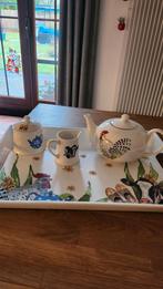 Landleven, dienblad,theepot,suikerpot en melkkannetje, Huis en Inrichting, Overige typen, Ophalen of Verzenden, Zo goed als nieuw