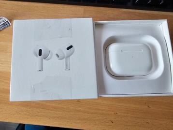 Apple airpods pro (oortje rechts met ruis) beschikbaar voor biedingen