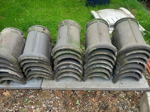 Halfronde vorsten nokvorsten restpartij 35stks Gebruikt, Doe-het-zelf en Verbouw, Dakpannen en Dakbedekking, Gebruikt, Dakpannen