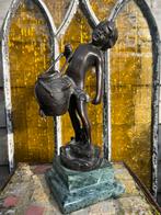 The Water Bearer, Antiek en Kunst, Antiek | Koper en Brons, Ophalen of Verzenden