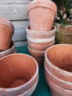 Terracotta bloempotjes 13st mooi patina 10h-11w set Miekje's, Tuin en Terras, Bloempotten, ., Rond, Ophalen of Verzenden, Zo goed als nieuw