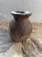 Aardewerk bolvormige pot | Franse bodemvondst | handgemaakt, Overige kleuren, Aardewerk of Porselein, Ophalen of Verzenden, Zo goed als nieuw