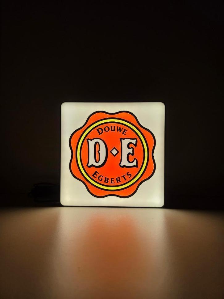 Douwe Egberts LED Lampje – Voor de echte koffieliefhebber!, Huis en Inrichting, Lampen | Tafellampen, Nieuw, Minder dan 50 cm