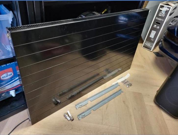 Radson design radiator met Honeywell thermostaatknop, Doe-het-zelf en Verbouw, Verwarming en Radiatoren, Zo goed als nieuw, Radiator