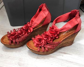 Zomerschoenen met hak beschikbaar voor biedingen