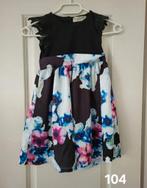Meisjeskleding 104 jurk zwart wit roze blauw bloemen, Ophalen of Verzenden, Zo goed als nieuw, Meisje, Jurk of Rok