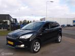 Ford Kuga 4WD Aut6 183pk Titanium Plus Clima Navi Trekhaak, Auto's, Ford, Euro 5, Gebruikt, Zwart, 4 cilinders