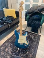 Fender Stratocaster te koop inc. Statief, AMP, Zo goed als nieuw, Fender, Ophalen
