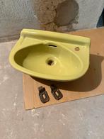 Wastafel | appelgroen | vintage | jaren ‘70 | met beugels, Doe-het-zelf en Verbouw, Sanitair, Ophalen, Gebruikt, Steen, Wastafel