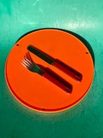 Vintage bestek vork mes rood space age Rosti Mepal, Ophalen of Verzenden, Gebruikt, Rvs of Chroom, Bestekset